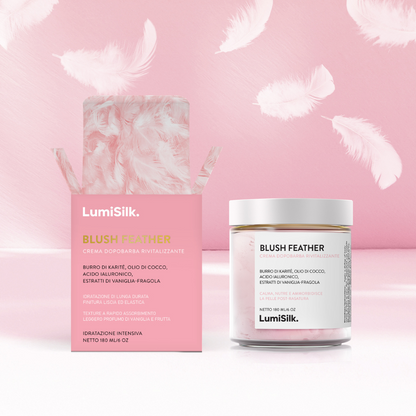 Crema dopobarba Blush Feather – texture leggera, profumo fruttato e idratazione duratura per una pelle morbida e liscia.