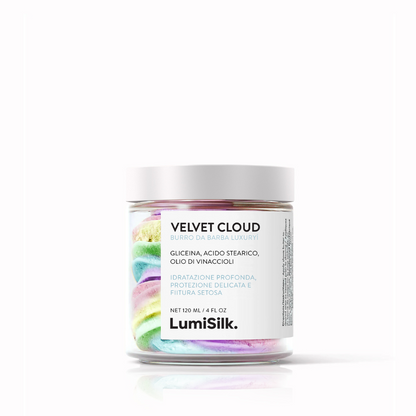 Velvet Cloud di LumiSilk – burro da barba con glicerina, acido stearico e olio di vinaccioli. Idratazione profonda e finitura setosa.